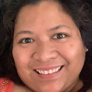 Meet your Posher, Carmela